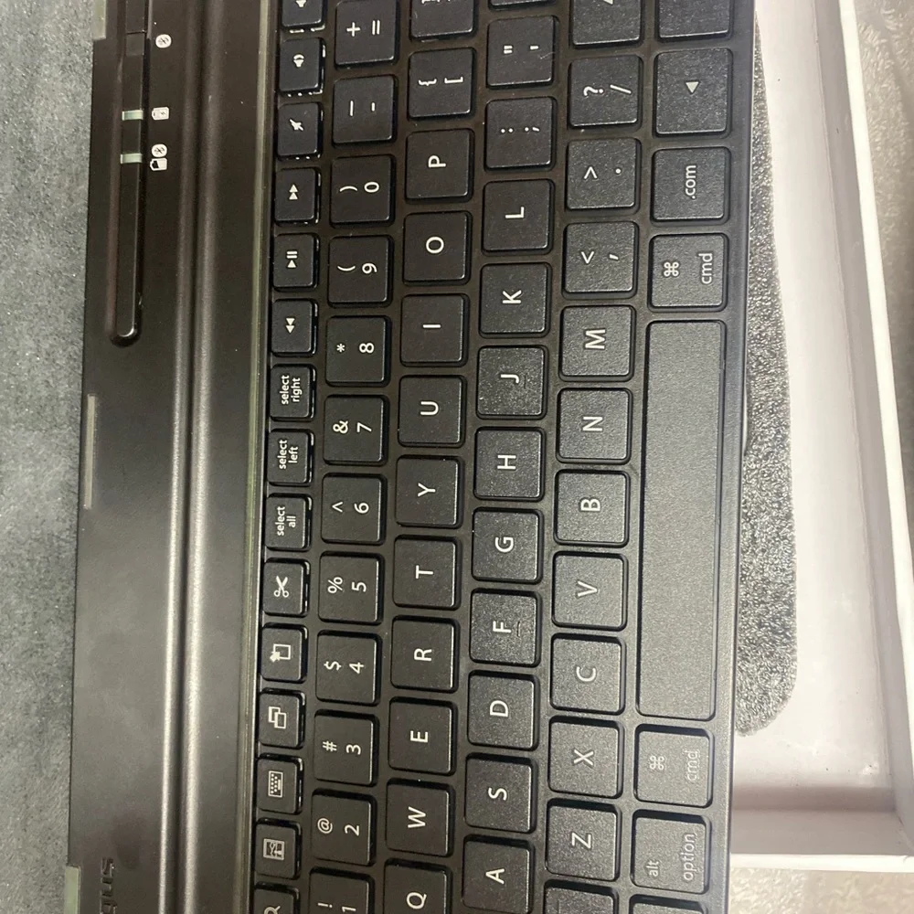 Targus iPad Air cover case and keyboard new!!